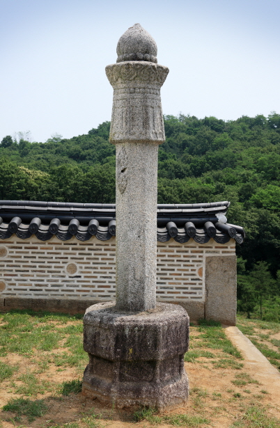 제14대 선종 목릉의 망주석